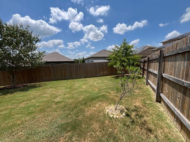 Building Photo - Perfect 3/2.5 - Tall Ceilings and in Immac...