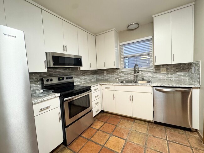 Building Photo - 3804 Pennsylvania Ave