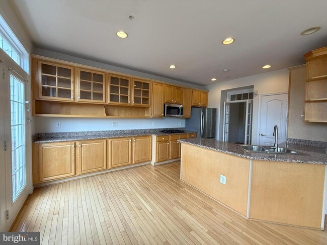 Building Photo - 6130 Stonehenge Pl