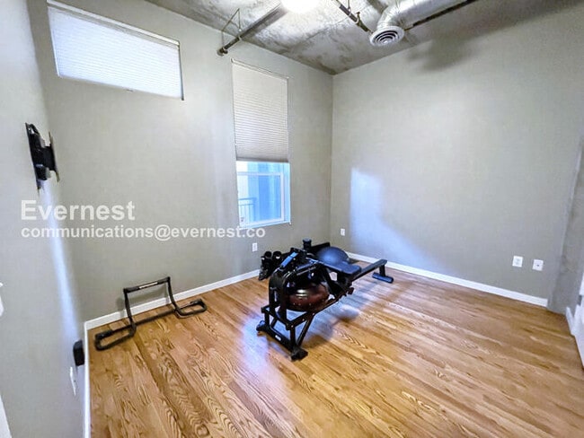 Building Photo - 3201 Shoshone St