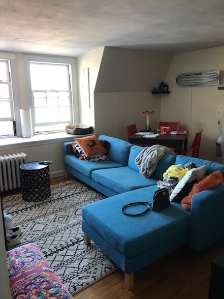 Primary Photo - 4 Joy St