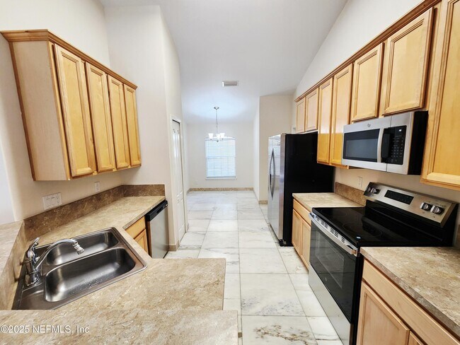 Building Photo - 6504 Crimson Leaf Ln