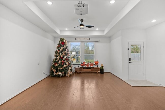 Building Photo - 7703 Cowdray Ln