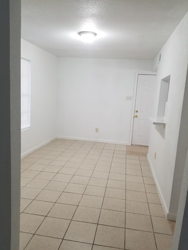 Building Photo - 12231 Ormandy St