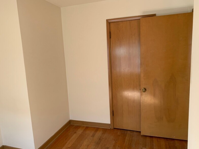 Building Photo - 1126 Vilas Ave