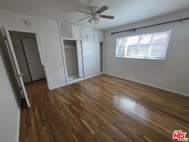 Building Photo - 7621 Hampton Ave