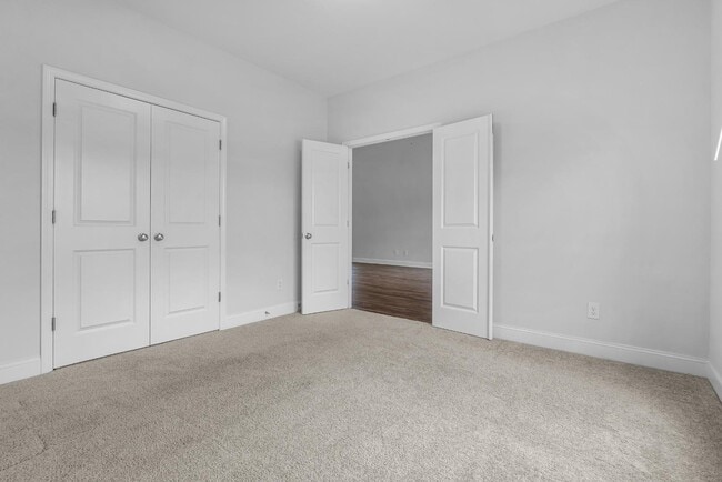 Building Photo - 413 Silver Anchor Dr