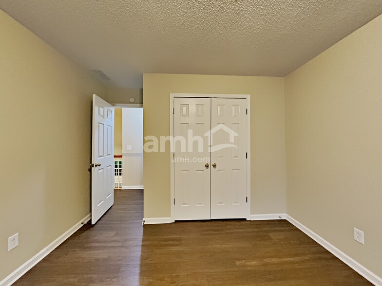 Building Photo - 2046 Township Dr