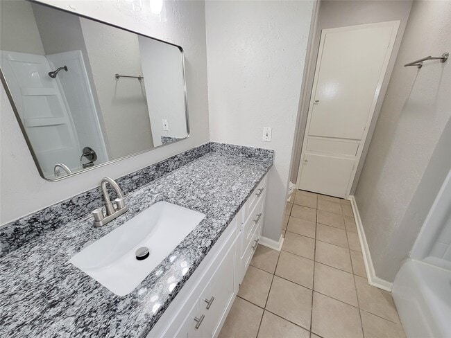 Building Photo - 1803 Cypress Dr