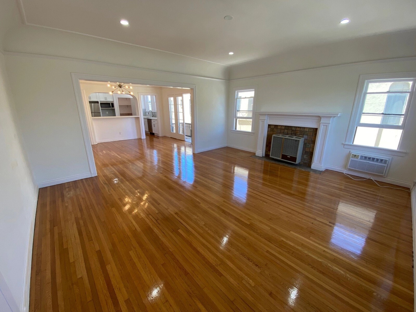 Building Photo - 241 S New Hampshire Ave