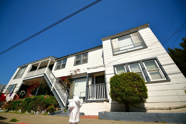 Building Photo - 1p705 - 2721 CA Street