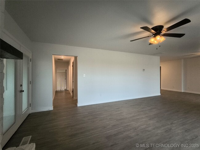 Building Photo - 16012 S Elwood Ave