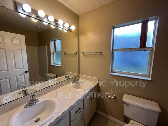 Building Photo - 550 Imperial Pl