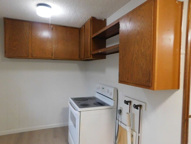 Building Photo - Beautiful 3 Bedroom 1 Bath Home