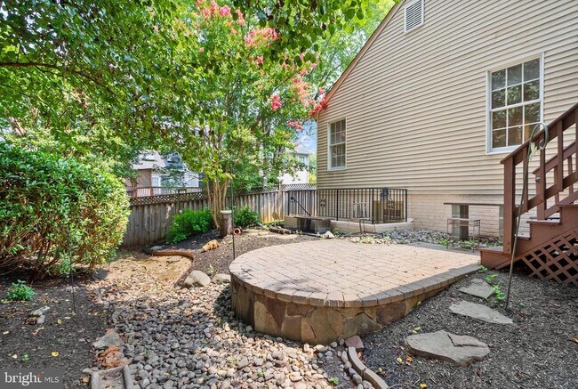 Building Photo - 13647 S Springs Dr
