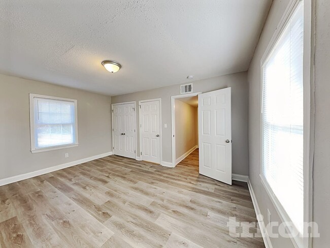 Building Photo - 2801 Attaberry Dr