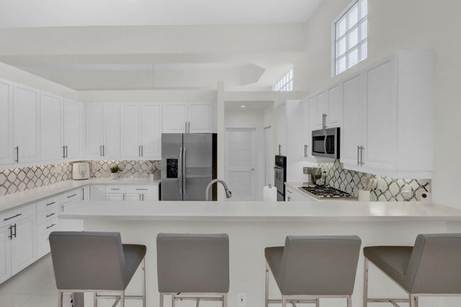 Building Photo - 6564 Somerset Cir