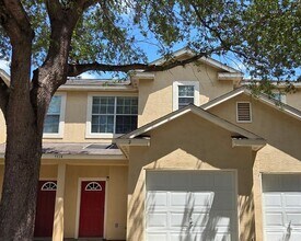 Building Photo - 3 Bedroom Townhome near Medical Center