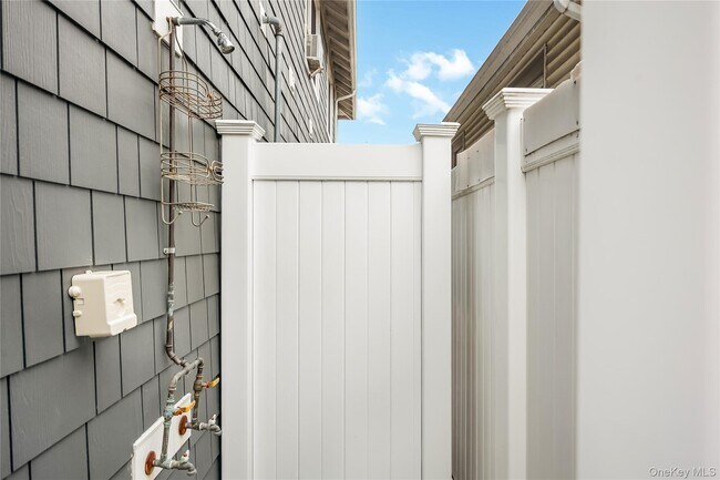 Building Photo - 96 Oregon St