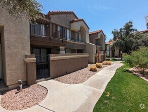 Building Photo - 2 Bedroom 2 Bathroom in Tempe! Water, Sewe...