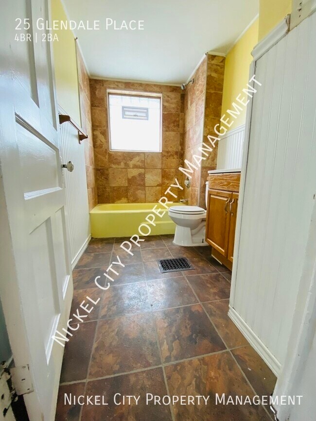 Building Photo - Beautiful 4 bedroom + Office Victorian Sty...