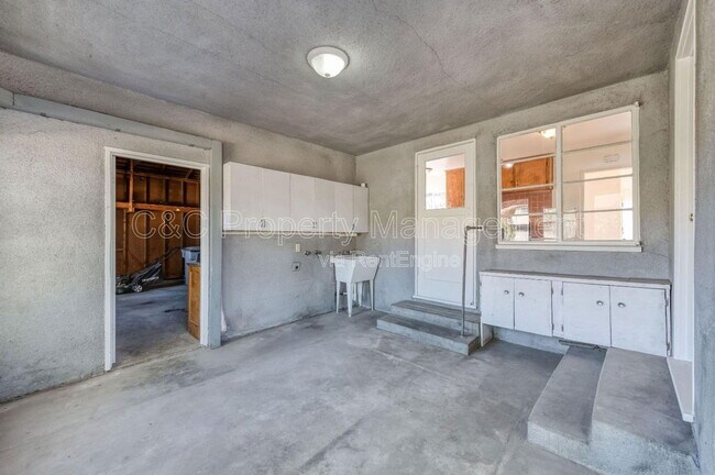 Building Photo - 3542 N Orchard St