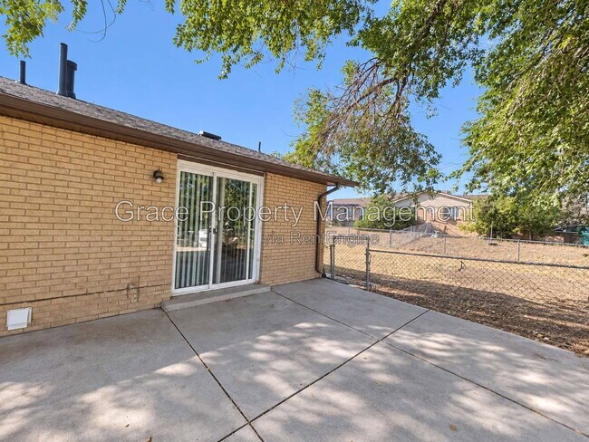 Building Photo - 6630 Knox Ct