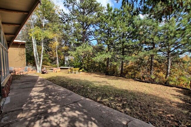 Building Photo - 3 bed 2 bath mountain rental