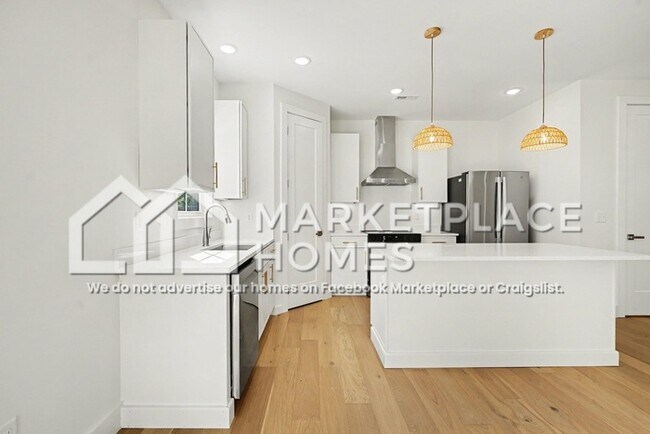 Building Photo - 3 Taverly Dr