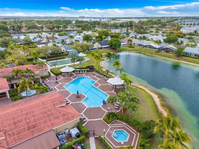 Building Photo - 2020 SE 5th Pl