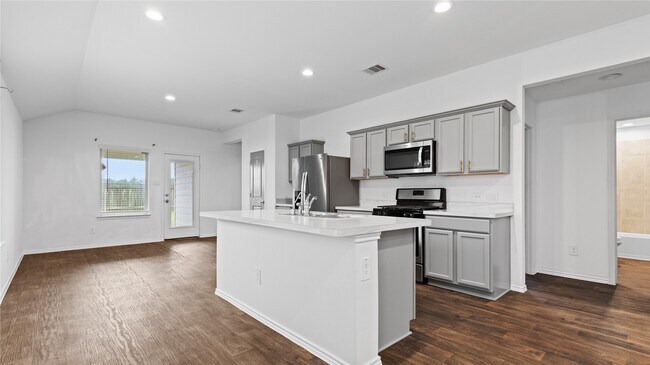 Building Photo - 2326 Spruce Clf Ln