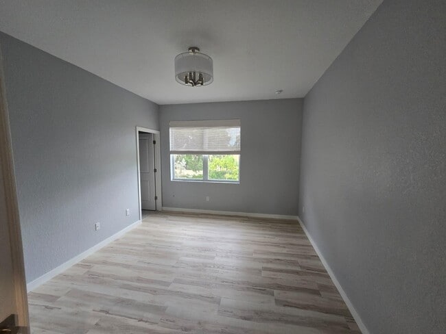 Building Photo - 140 Bandol St