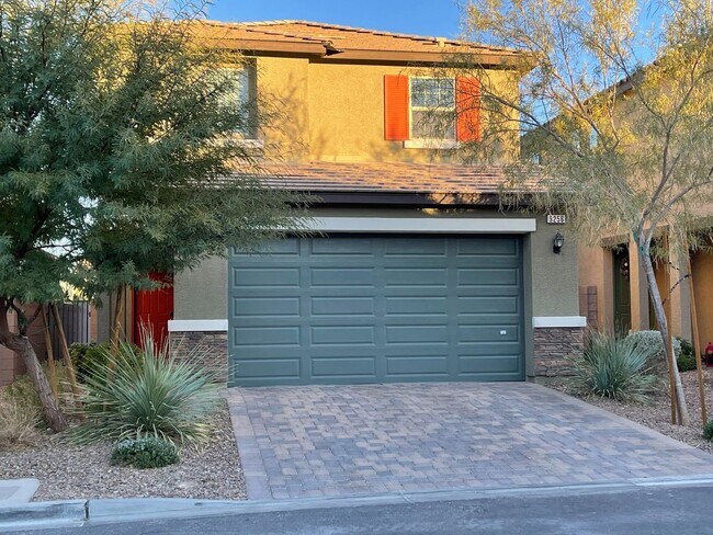 Primary Photo - 3-Bedroom Home in Southwest Las Vegas – En...