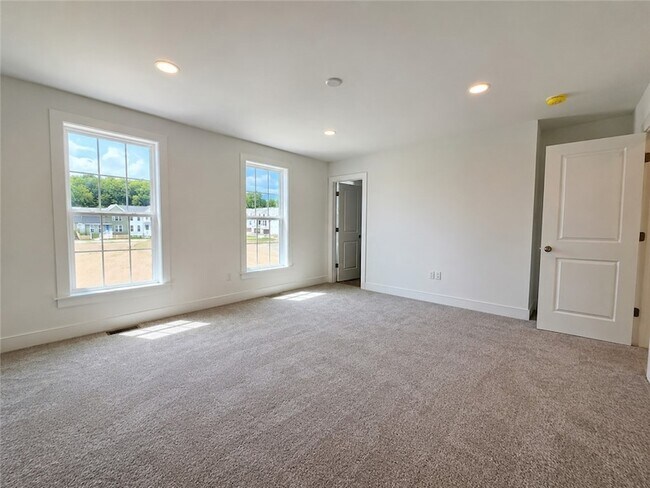 Building Photo - 307 Palisade Wy