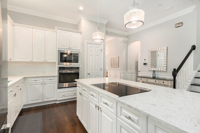 Building Photo - 200 N Ladd Ct