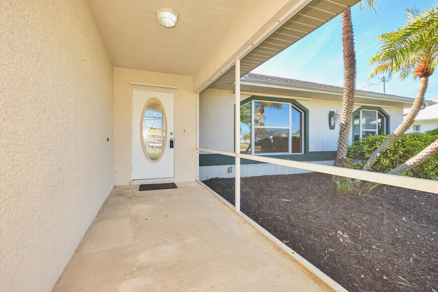 Building Photo - 132 SE 19th Ter