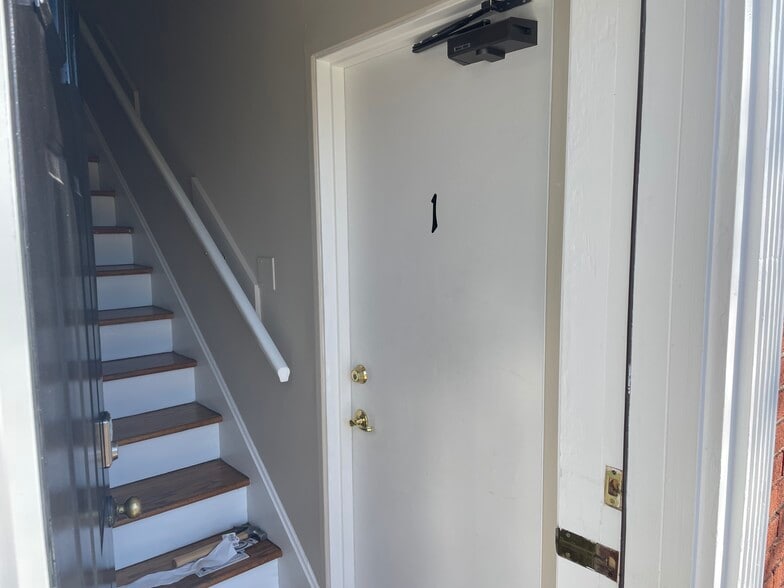 Building Photo - 2913 Abigail Dr