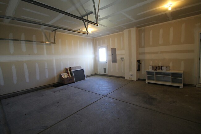 Building Photo - 1112 Jasmine Dr