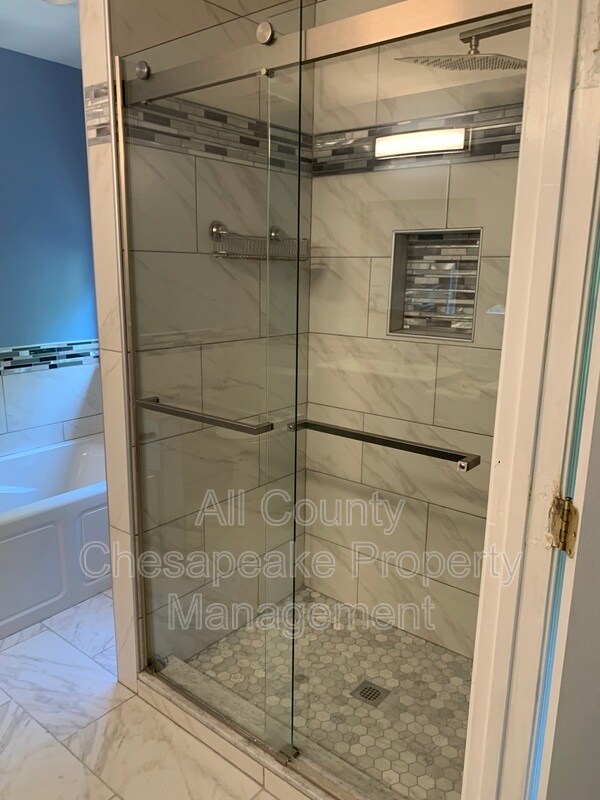 Building Photo - 303 Rustic Ct