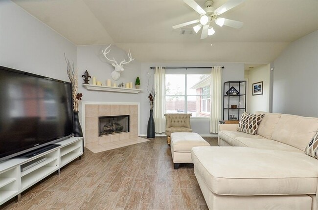 Building Photo - 24314 Leachwood Dr
