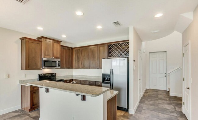 Building Photo - Montecito Community Townhome