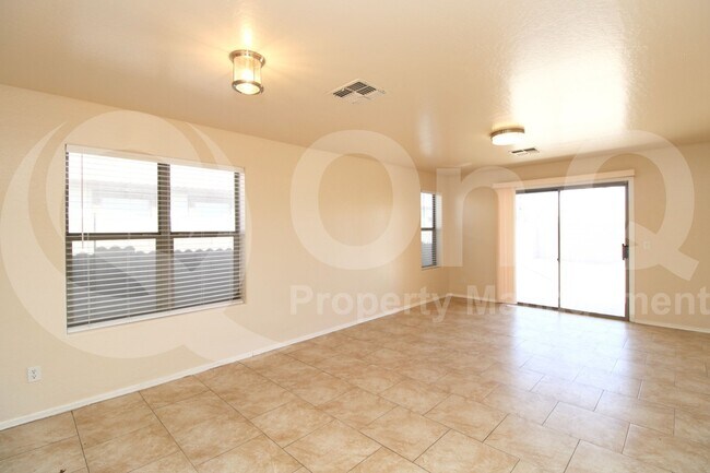 Building Photo - 6709 W Luke Ave