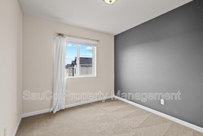 Building Photo - 7595 NW 170th Ave