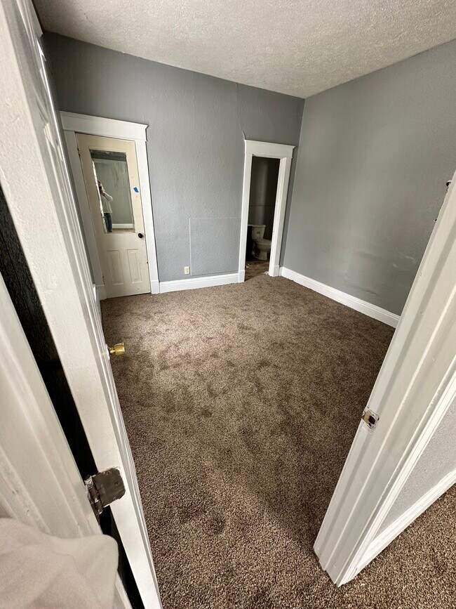 Building Photo - 1616 9th St