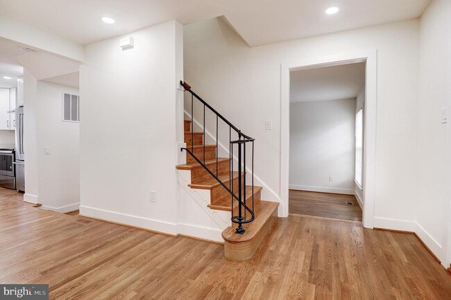 Building Photo - 9704 Hall Rd