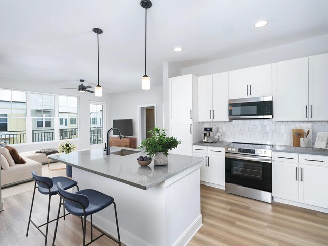 Primary Photo - Modera Liberty Row