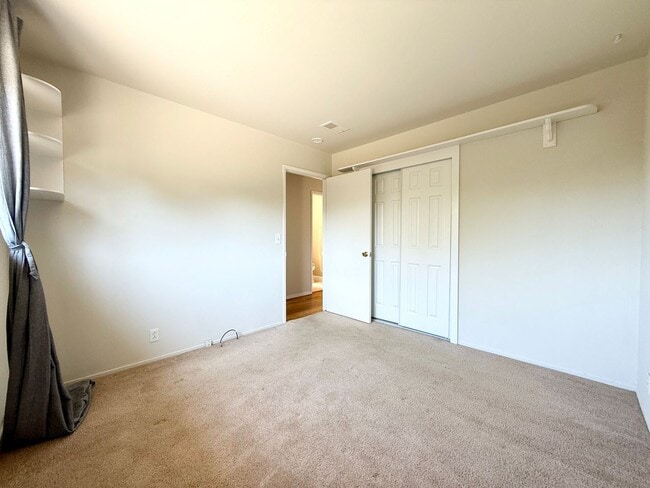 Building Photo - Spacious Ranch-Style Home with Bonus Room ...