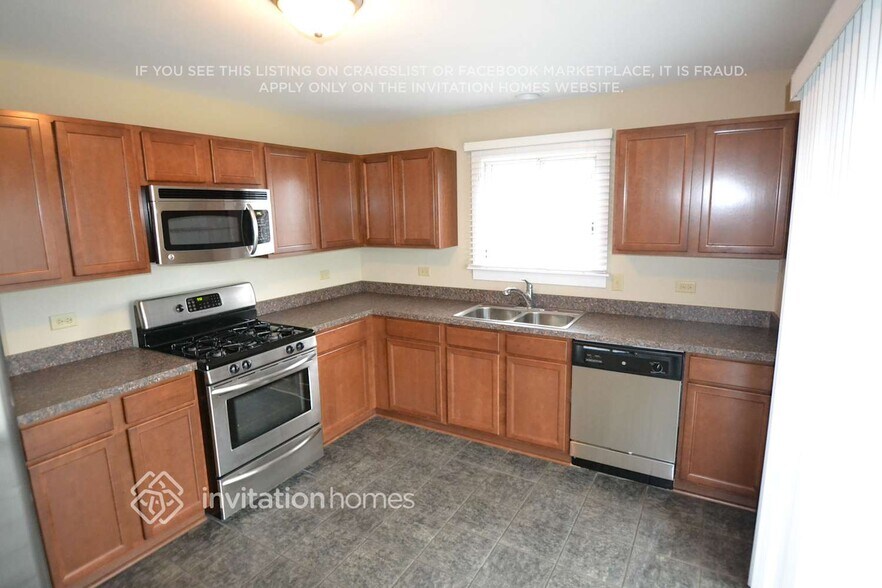 Building Photo - 328 Christine Ln