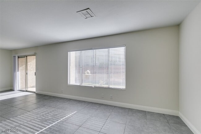 Building Photo - 764 Lawrence Dr