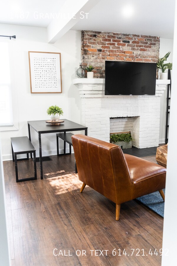 Building Photo - 1487 Granville St